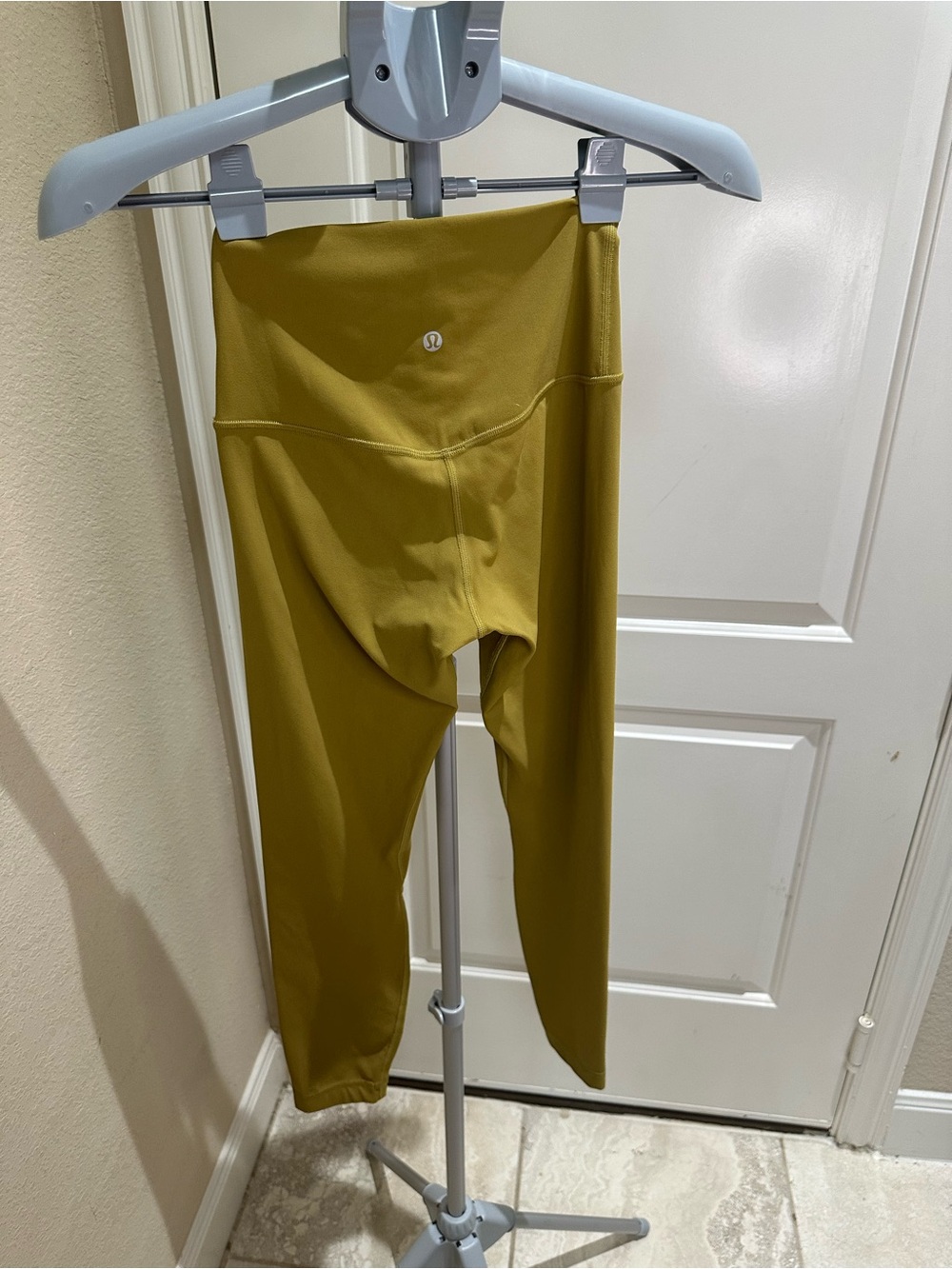 lululemon athletica Kids High-Waist Olive Leggings Good condition size Small